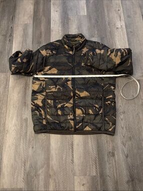 Old Navy Men’s Large Camouflage Puffer Jacket